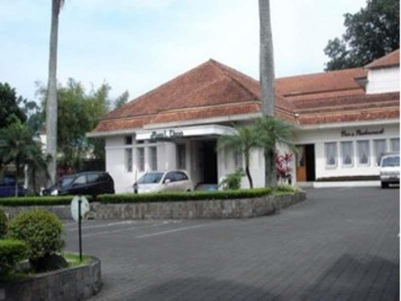 Hotel Royal Dago Bandung Exterior photo